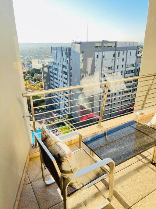 Duplex Penthouse 24H Electricity Apartment Johannesburg Bagian luar foto